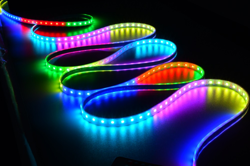 幻彩灯带ws2815大图.JPG 幻彩灯带ws2815大图.JPG