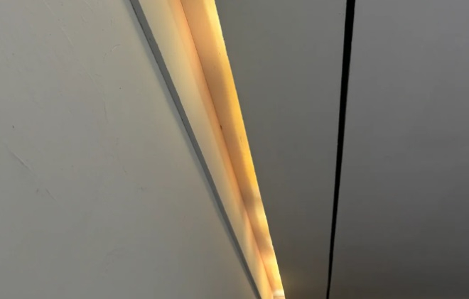 灯带发光不均匀2.JPG 灯带发光不均匀2.JPG